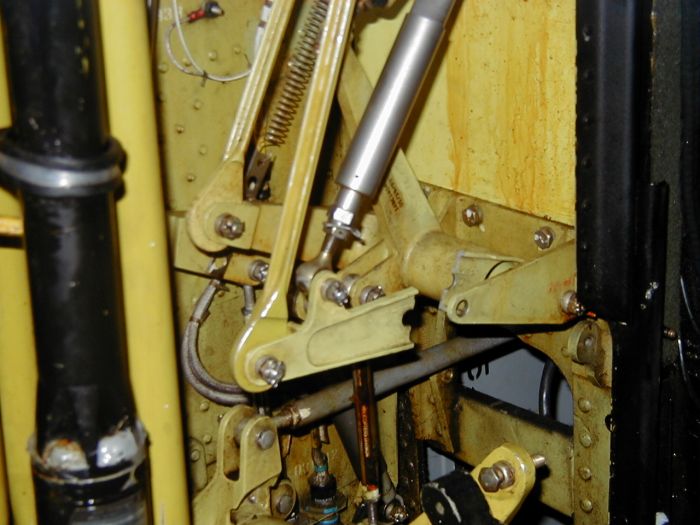 Fractured Thrust Bellcrank in British aircraft ZA-677.